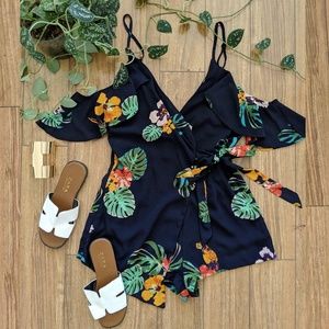 🍍Fashion Nova Tropical Cold Shoulder Romper -SM